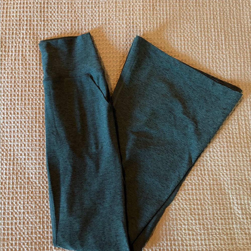 Beyond Yoga Spacedye All Day Flare High Waisted Pant - Forest Green/Pine - Small